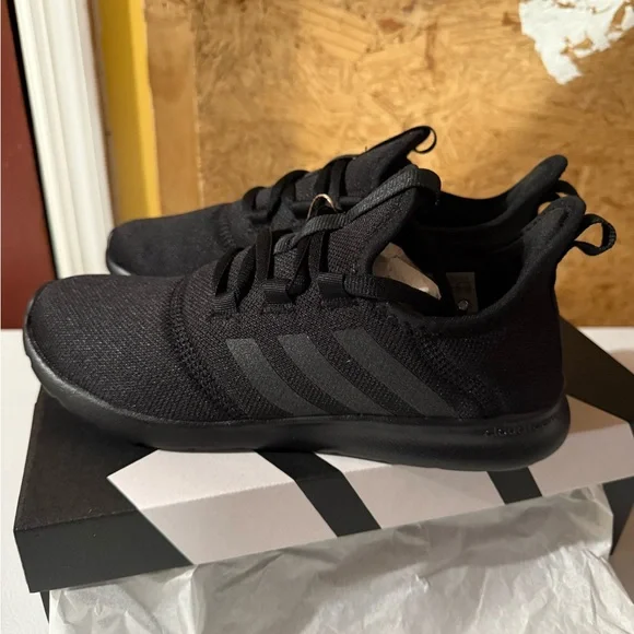 Adidas Womens CLOUDFOAM Sneakers - Picture 4 of 8